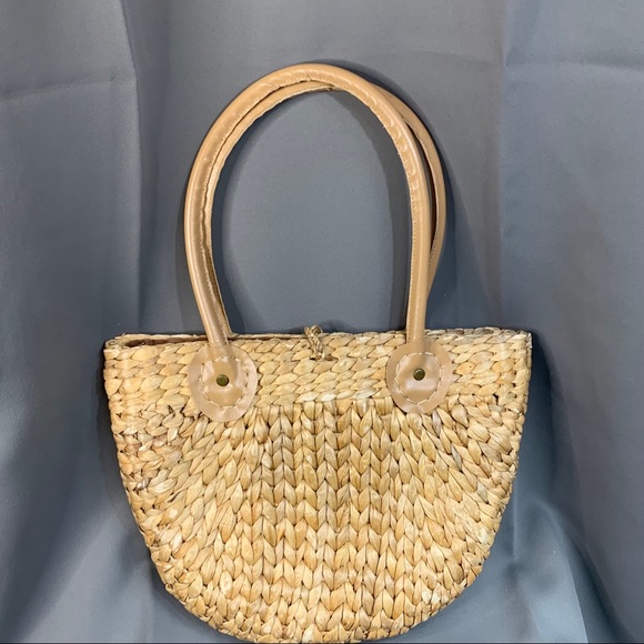 Woven Straw Handbag with Toggle Closure - Picture 2 of 7